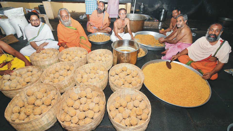 10,000 ladoos to be distributed on Vijayadashami Day