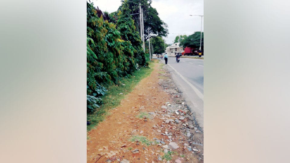 Plea to provide footpath on Hunsur Road stretch