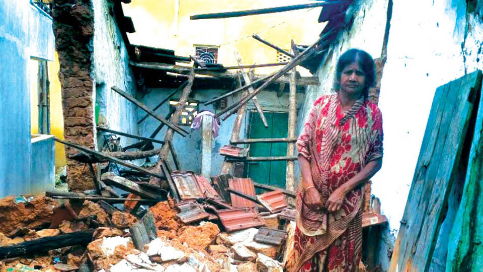 Rains bring down elderly lady’s house at Gandhinagar in city