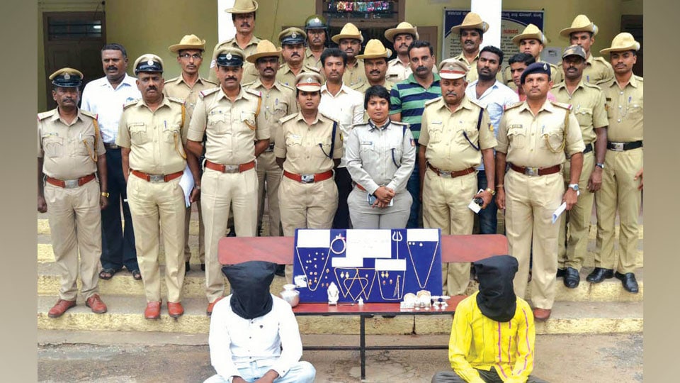 House burglars arrested: Gold ornaments worth about Rs. 7 lakh recovered