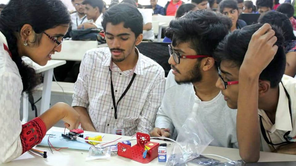 Two-day workshop on Robotics held