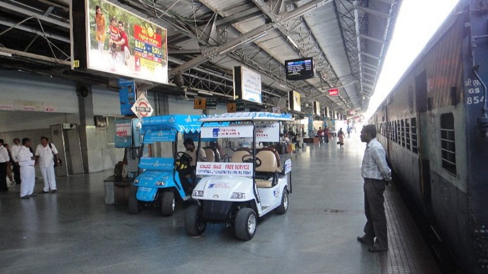 Battery car in City Rly. Station: Whom does it serve?