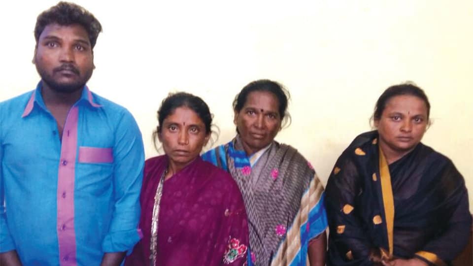 Devotees robbed atop Chamundi Hill: Four of a family including three women arrested