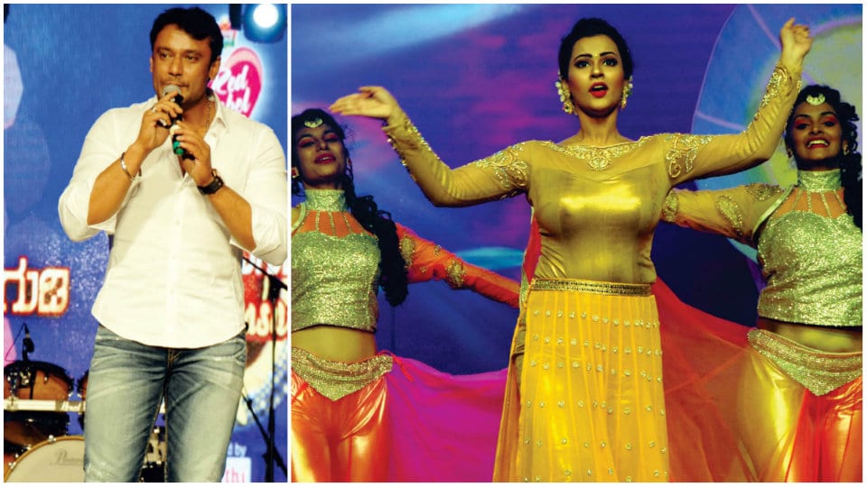 Kannada Film Stars perform at Yuva Dasara