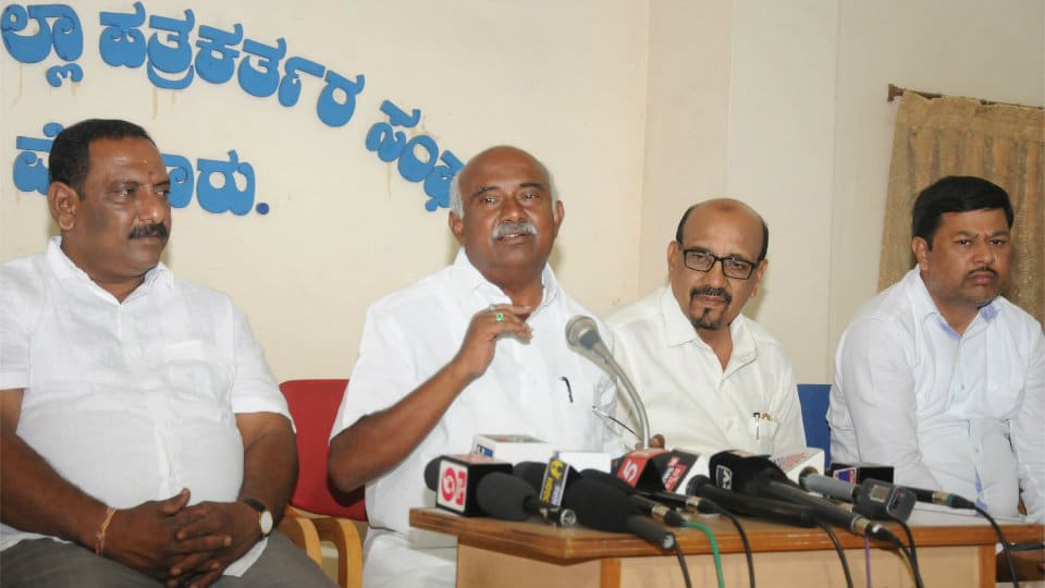 Vishwanath lashes out at CM for casting aspersions on SC