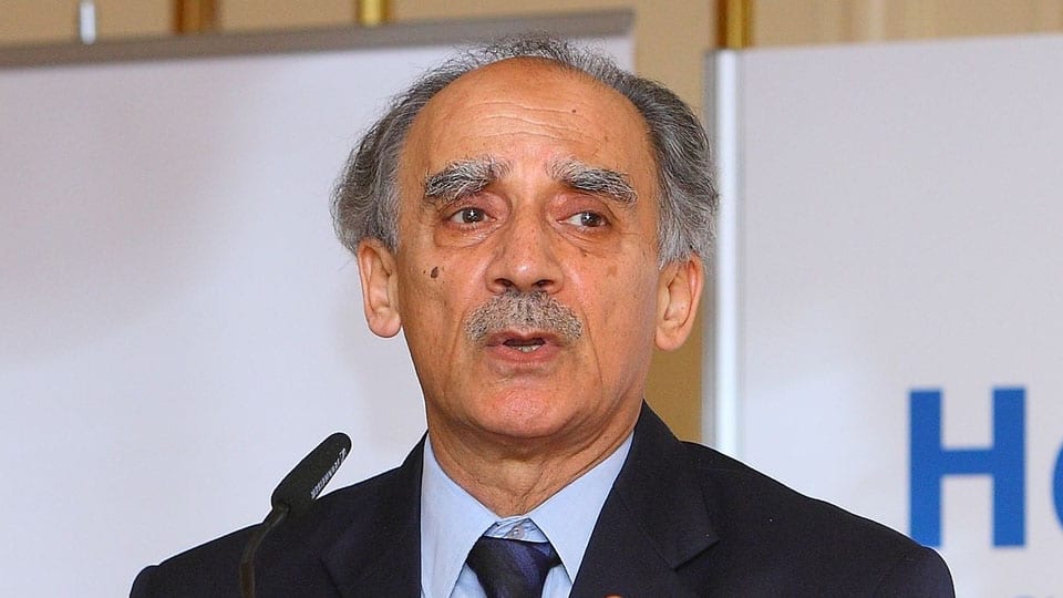 Arun Shourie against reservation in Govt. jobs