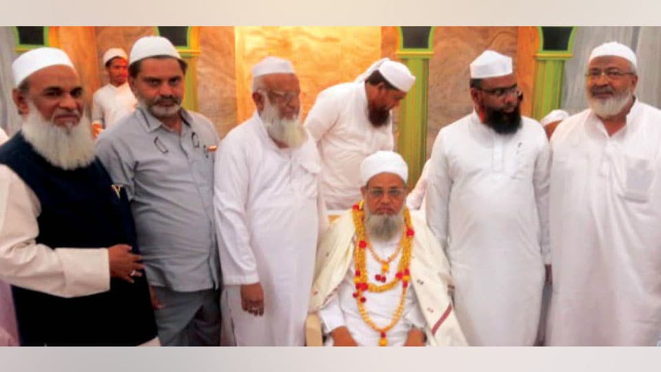 Ameer-e-Shariath-3 felicitated