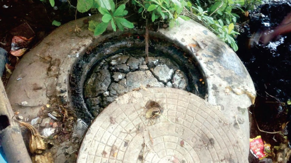 Clogged manhole causing problems in Jayanagar