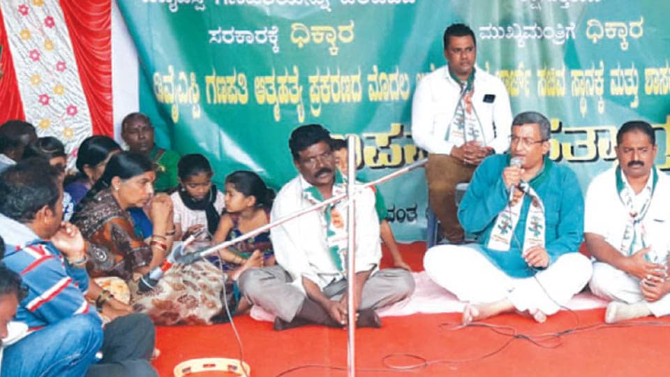Dy.SP M.K. Ganapathy suicide case: JD(S) stages day-night protest, seeks Minister George’s resignation