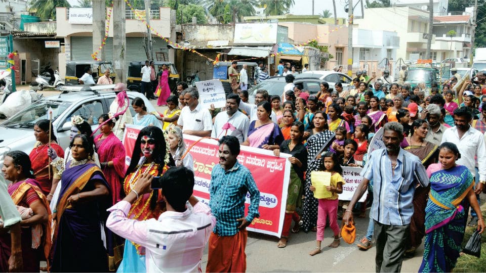 Nomads take out rally demanding houses