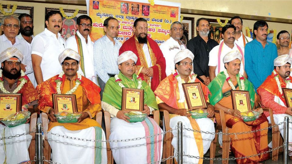 Brahmin youths must work to protect the existence of the community: Ch. Temple Priest