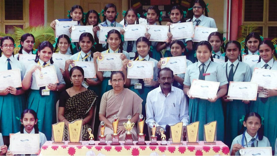 Bag prizes in Inter-School competition