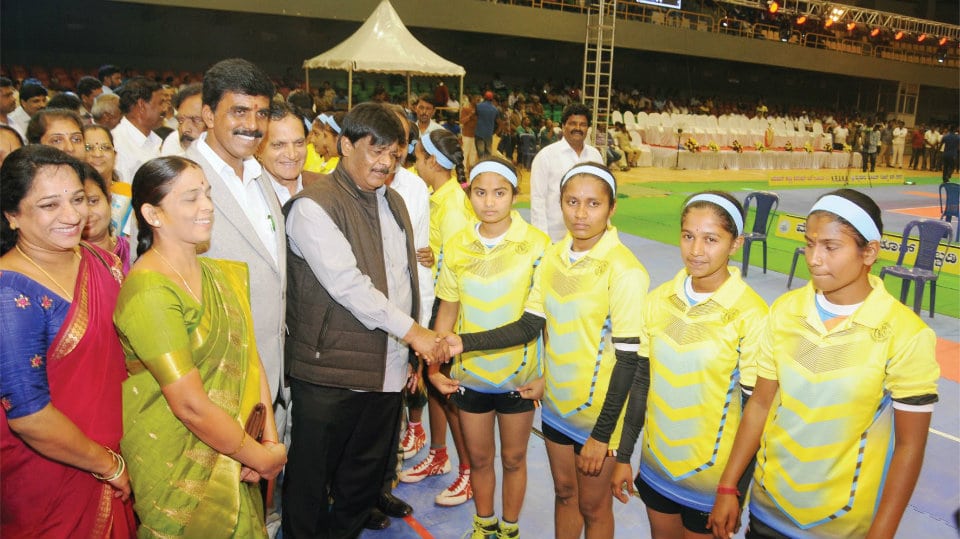 Colourful start to Mayor’s Gold Cup Kabaddi Tournament