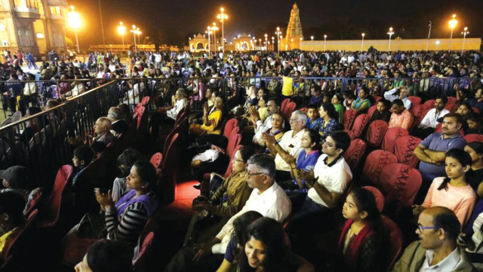 Mysuru Winter Festival: Sri Harsha’s melodious voice enthrals gathering at Mysore Palace