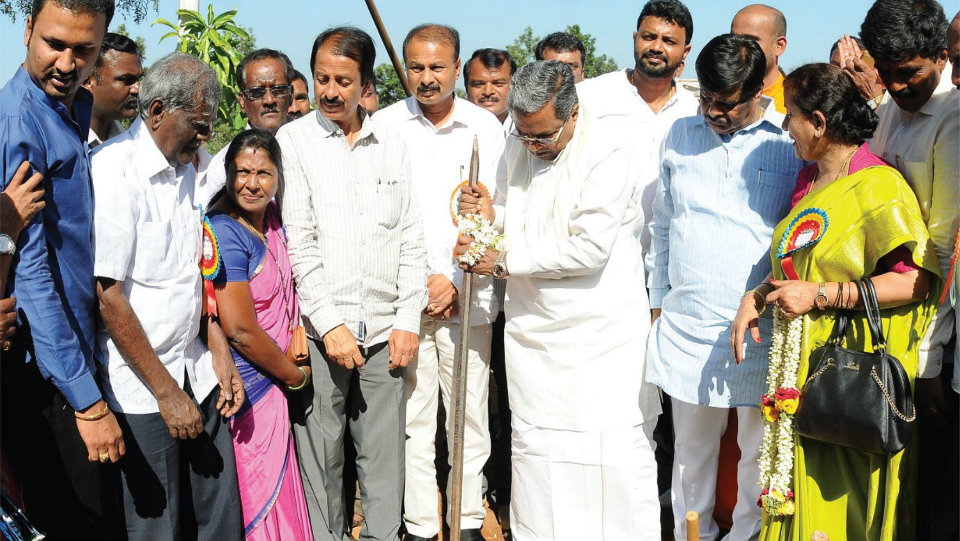 Education in mother tongue provides more knowledge: CM Siddharamaiah