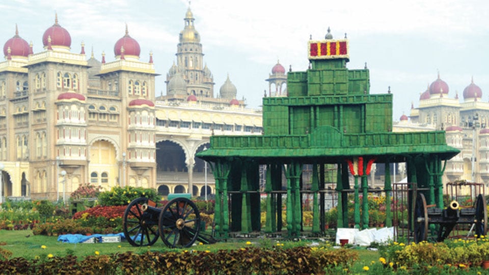 Mysore Palace Flower Show beckons winter tourists