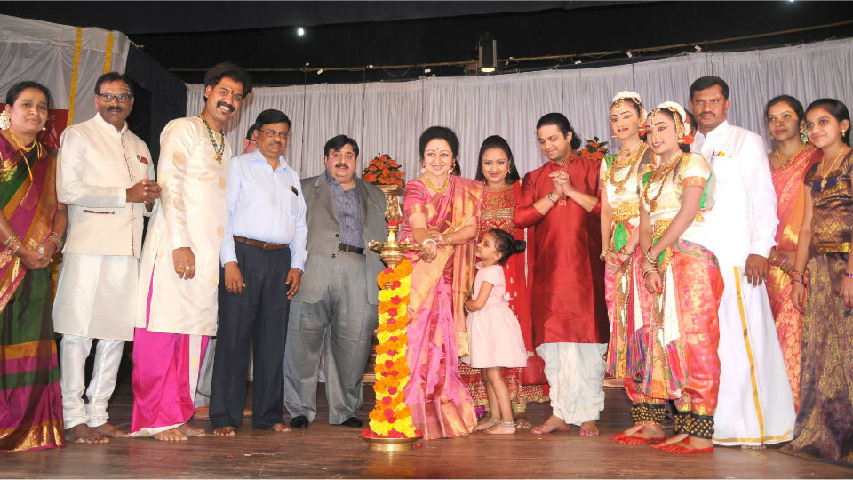 Vinaya Prasad inaugurates ‘Rangapravesha’