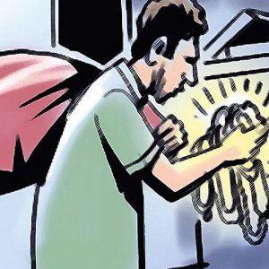Gold ornaments worth Rs. 14 lakh stolen from house
