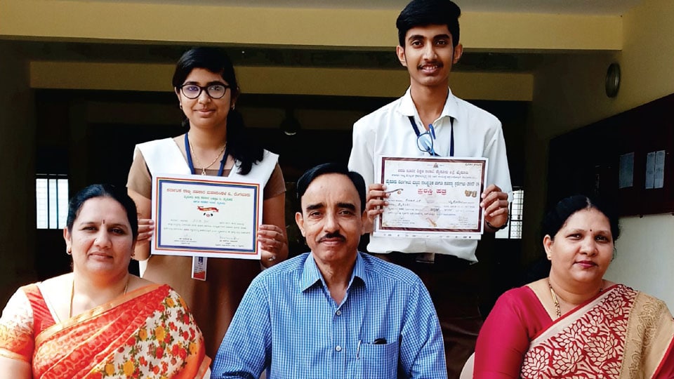 Excels in English Debate contest