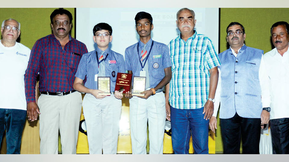 Winners of Inter-School Quiz Competition