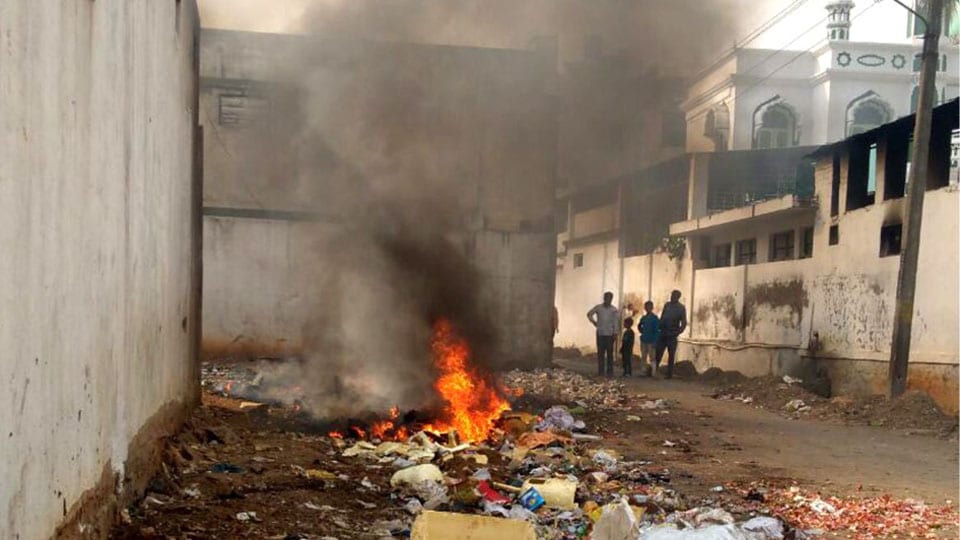 Burning of wastes posing danger near Akbar Road