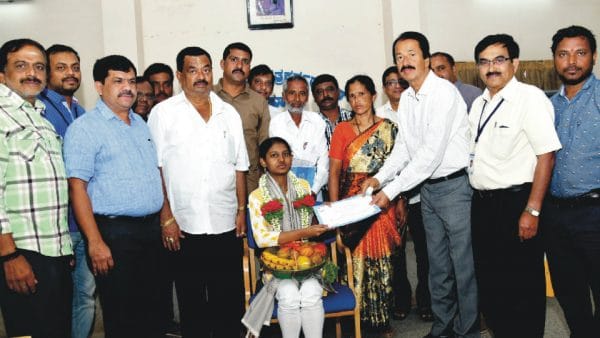 Cash Award Presented - Star Of Mysore