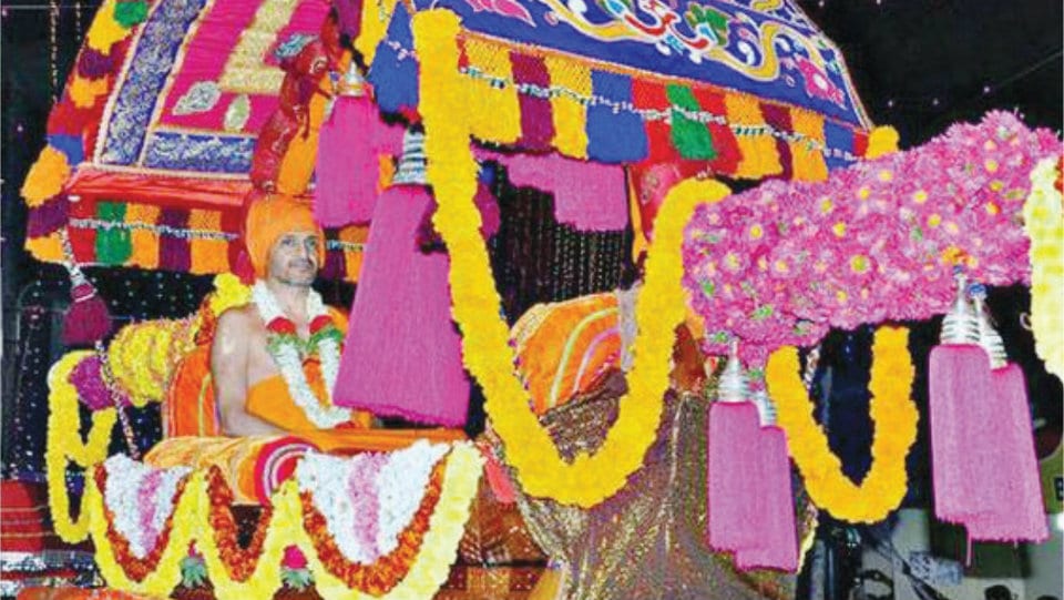 Palimar Mutt Seer Sri Vidyadheesha Theertha Swamiji ascends ‘Paryaya Peetha’ in Udupi
