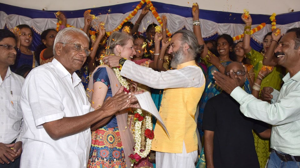 British couple wed in Indian tradition in city