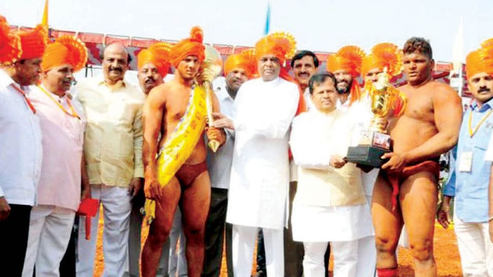 Kolhapur wrestler wins ‘Suttur Kesari’ crown