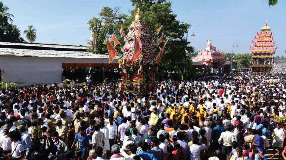 Governor dedicates new chariot at Suttur Srikshetra