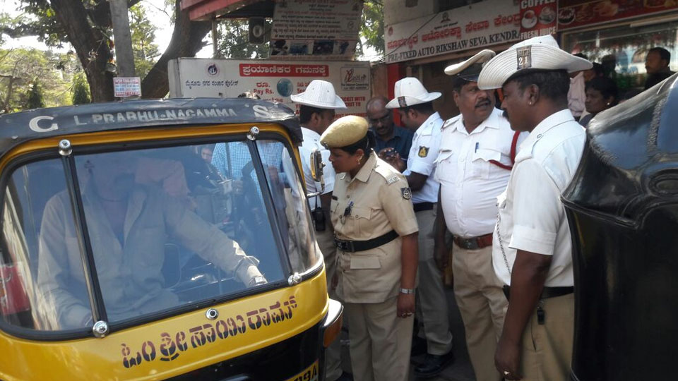 Operation Decoy: 26 autorickshaw drivers booked for demanding excess fare