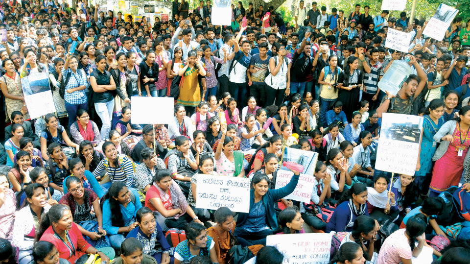 Yuvaraja’s students demand basic facilities