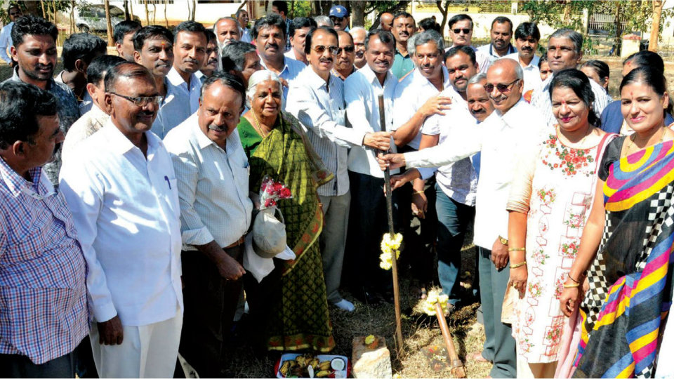 Vasu performs ‘Guddali Puja’ for Park Development Works