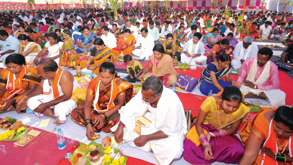 1,000 couples perform Mass Satyanarayana Puja