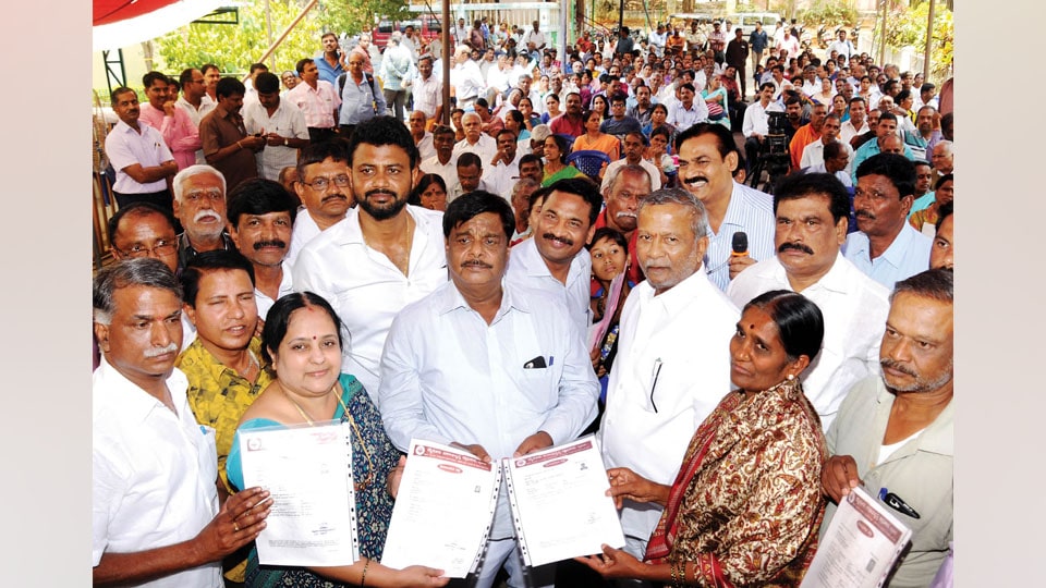 MUDA distributes 525 sites at Lalithadrinagar (North)