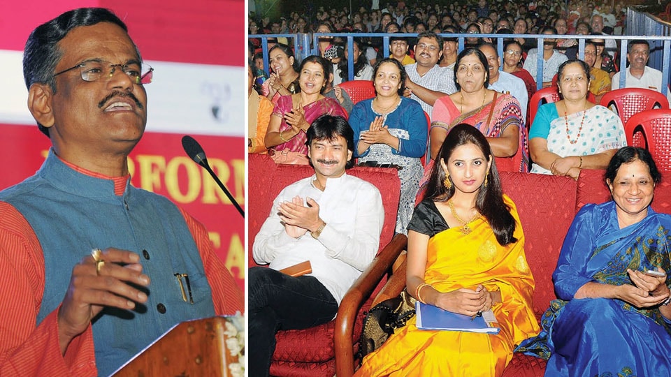 Comedian Gangavathi Pranesh opens AIISH Aawaaz cultural fest