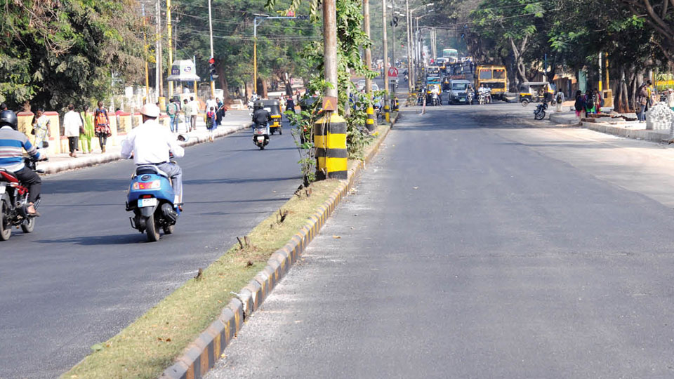 Asphalting of city roads to be completed by March end: MCC Commissioner G. Jagadeesha