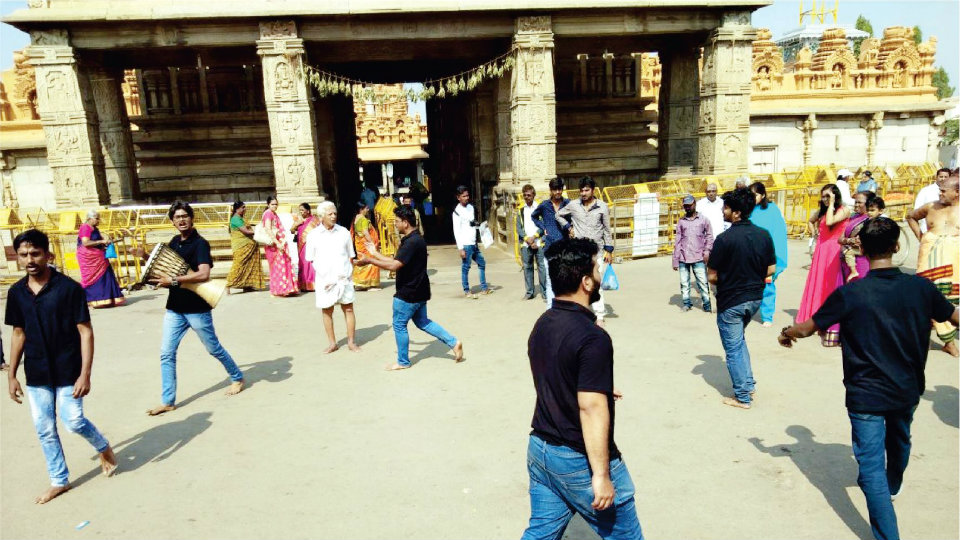 Street play on road accidents