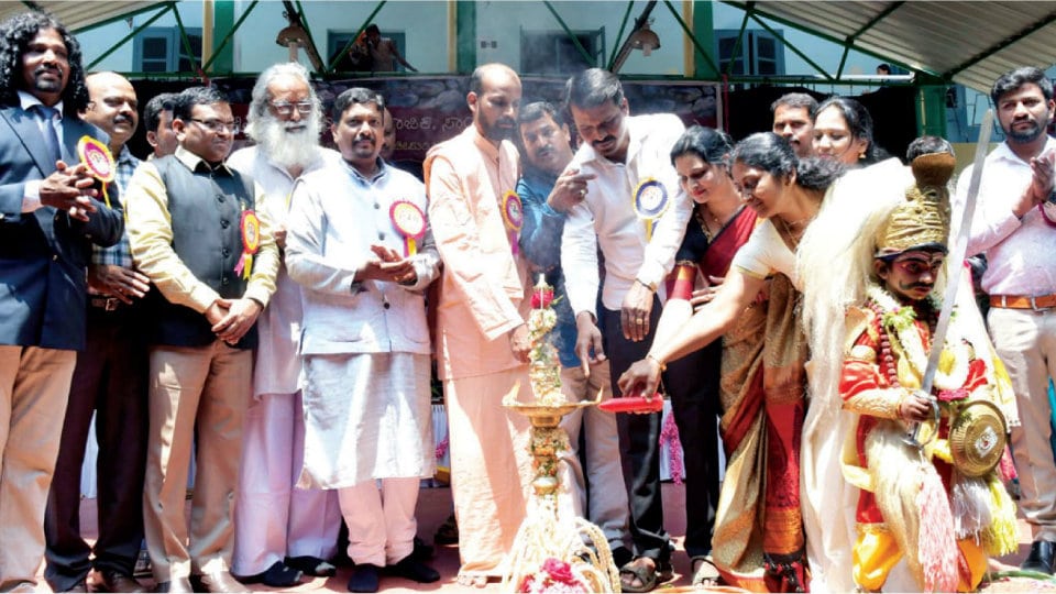 Sri Jnanaprakash Swamiji inaugurates ‘Kalothsava’