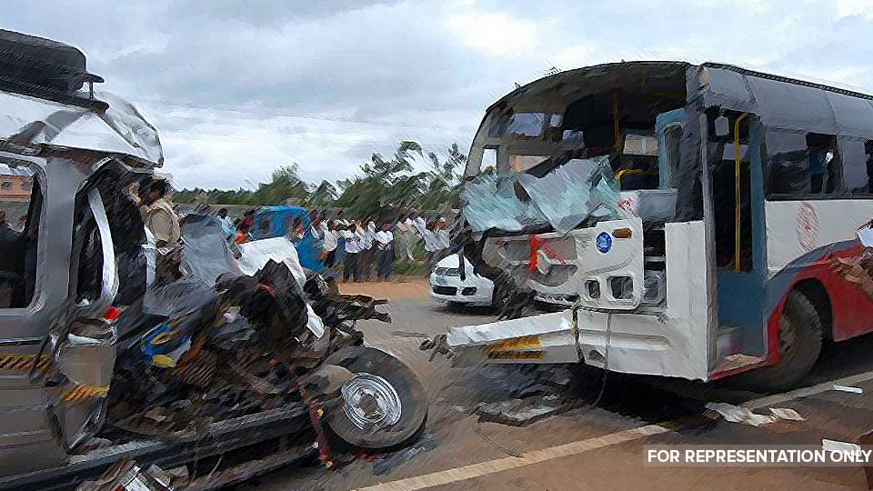 2 killed, 7 injured in bus-canter collision