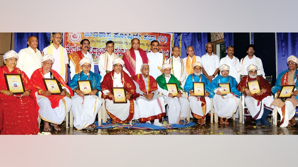 Ten Scholars honoured with Vidwat Samman