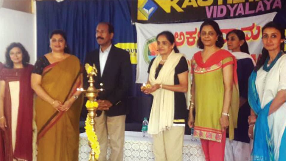 Arka Dhama holds event on managing children