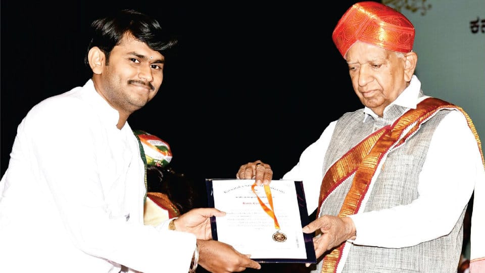 Guv awards gold medal to city’s Sanskrit Lecturer