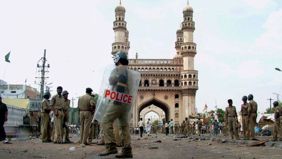 All accused in Hyderabad Mecca Masjid bomb blast case acquitted