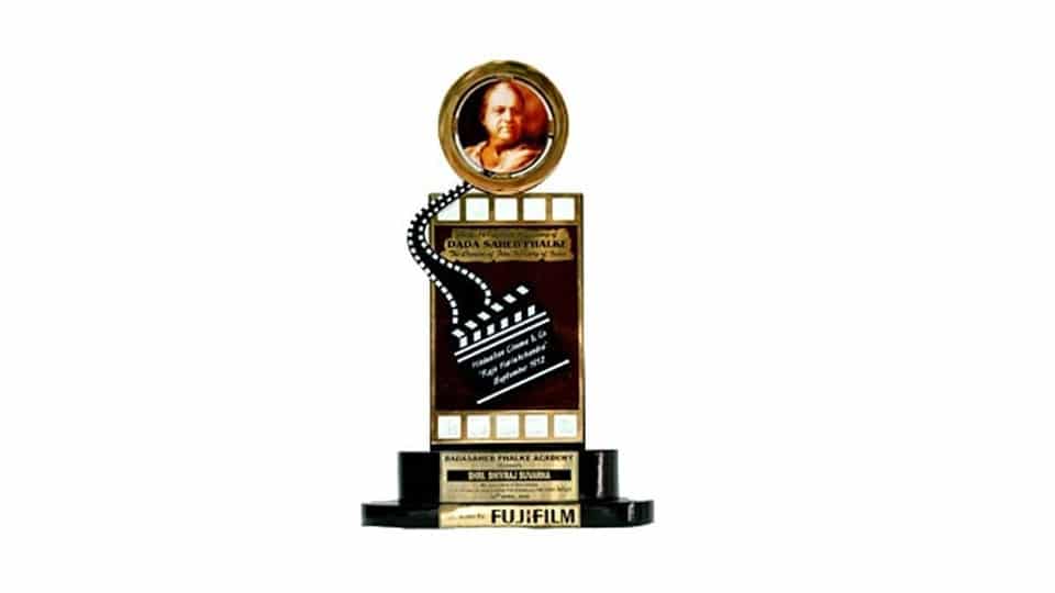 Dada Saheb Phalke Awards : Dada Saheb Phalke Awards Akshay Kumar, Bhumi Pednekar win big