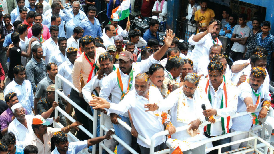 CM Siddharamaiah holds Road Shows at villages in Chamundeshwari