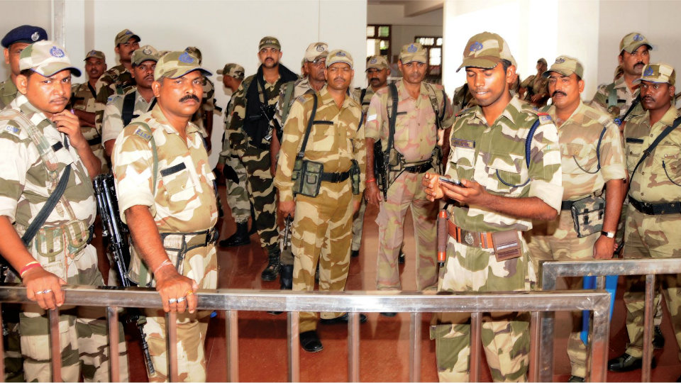 Paramilitary Forces personnel return