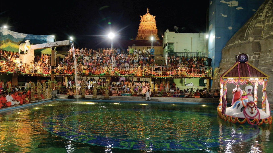 Thousands witness Sri Datta Venkateshwara Teppotsava at Saptarshi Sarovar in city