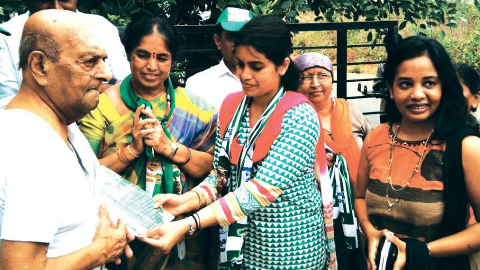 Last minute canvassing to woo voters: Women power for G.T. Devegowda