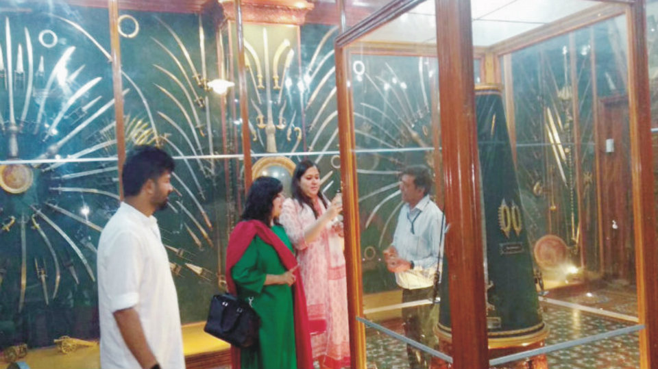 Union Minister Sushma Swaraj’s daughter visits Palace, Zoo